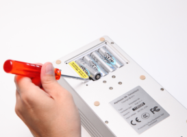 Removing accus from 1st compartment