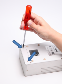 Opening 2nd accumulators' compartment